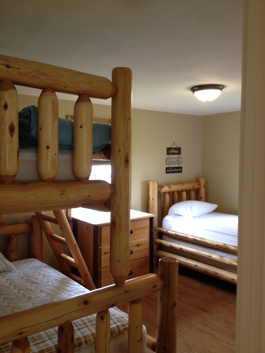 cottage bunk bedroom